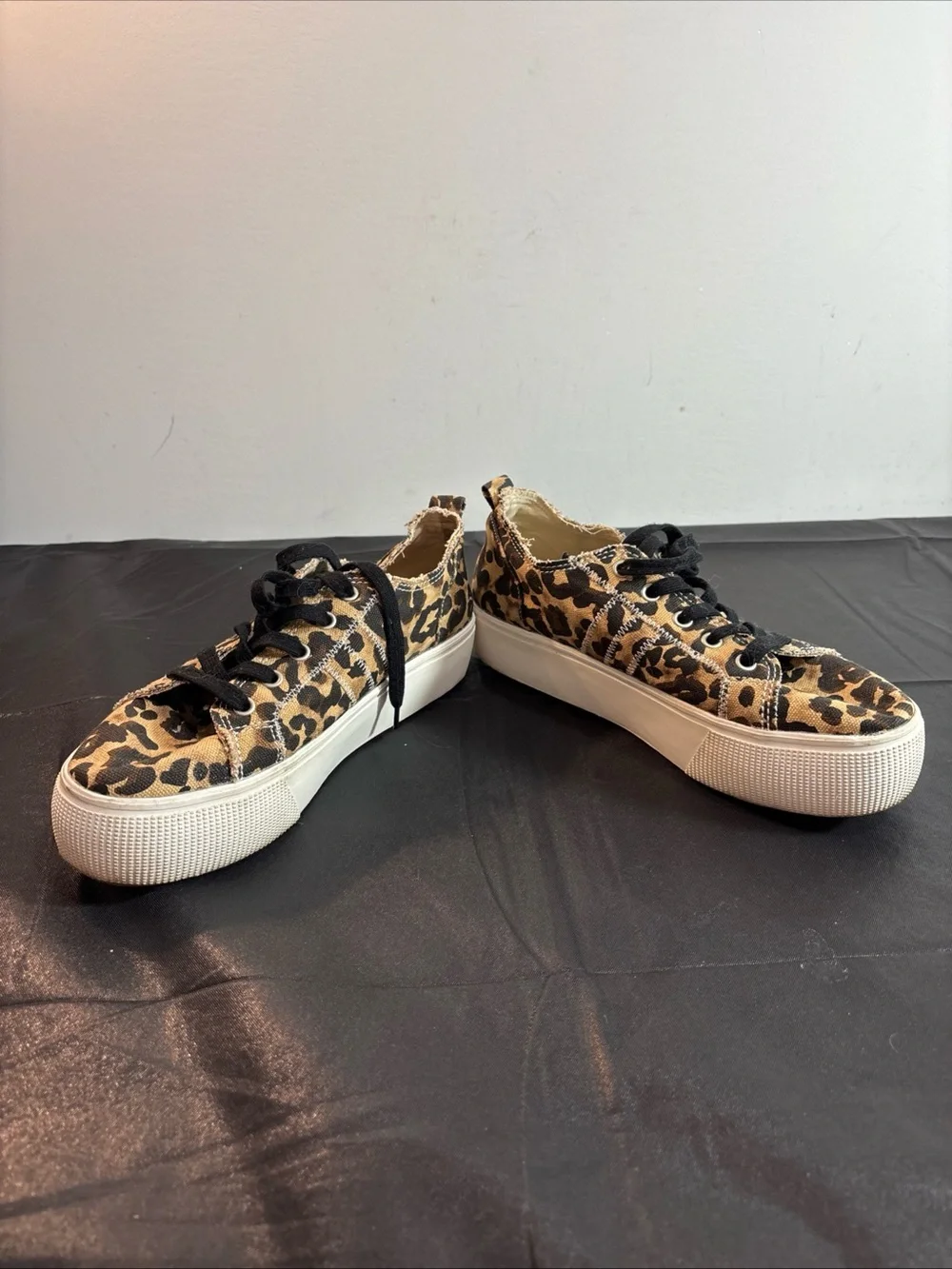 Jelly pop Women’s Leopard Print Casual Sneakers - Black & Tan 9/13